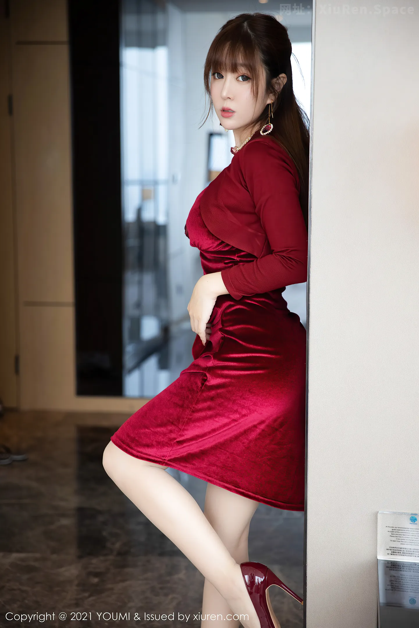 王雨纯红衣美人写真1